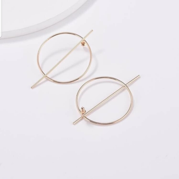 *Hannah* Hoop and Bar Earrings - Picture 2 of 5